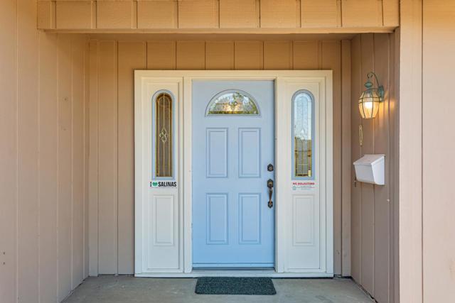 1223 La Canada Way, Salinas CA: https://media.crmls.org/mediaz/163a56e0-aca2-40c0-8930-b0b98f1246fd.jpg
