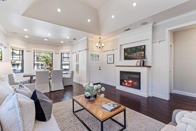 4463 Pleasanton Ave, Pleasanton CA: https://media.crmls.org/mediaz/163a70f3-368a-4954-892c-78da9ef6a5c0.jpg