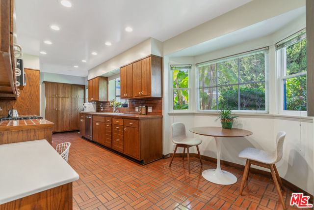 Drew Fenton | 11806 Bellagio Road Los Angeles CA | MLS: 7579537 Drew Fenton | 11806 Bellagio Road Los Angeles CA | MLS: 7579537