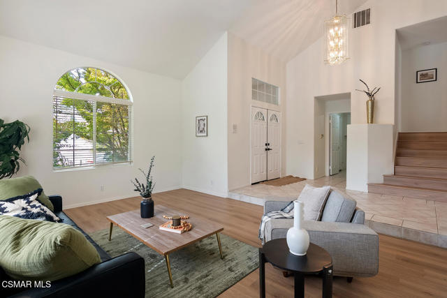 2219 Mapleleaf Avenue, Newbury Park CA: https://media.crmls.org/mediaz/163b1ffd-a591-41a6-84fe-4d8dadcbe59d.jpg