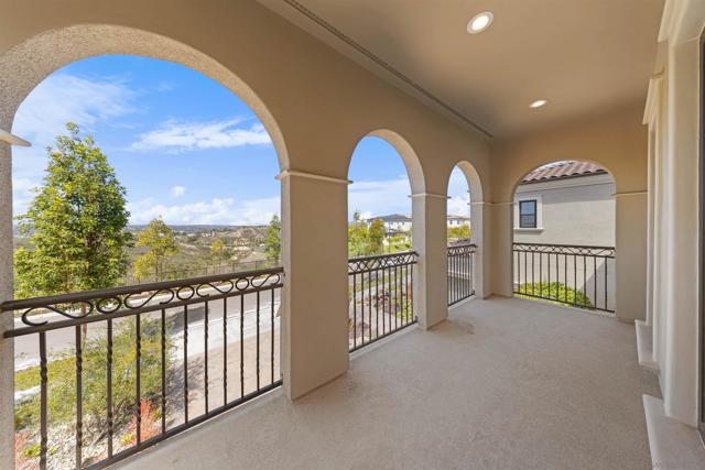 6183 Summit Crest Circle, San Diego CA: https://media.crmls.org/mediaz/163b8b5a-d8c0-4d22-b0f2-7f7fb5900ce1.jpg