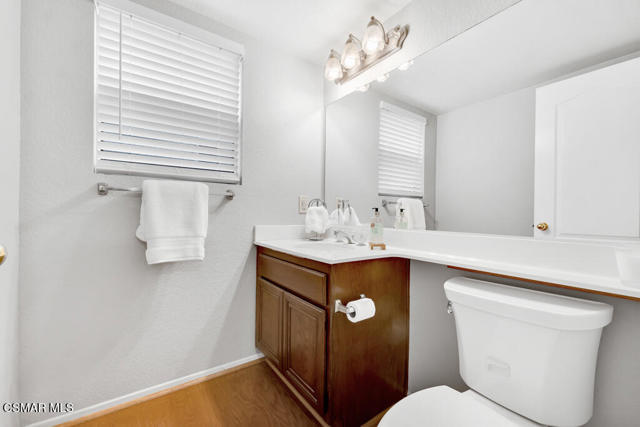 645 Overlook Road, Simi Valley CA: https://media.crmls.org/mediaz/163bca1e-2120-4fe4-a5e7-16ff29710f09.jpg