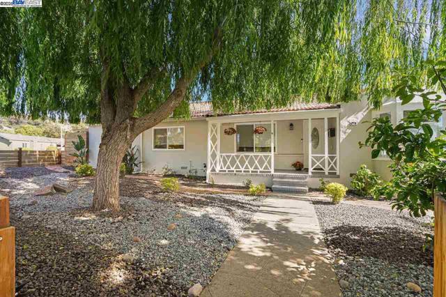 955 Maud Ave, San Leandro CA: https://media.crmls.org/mediaz/163c2585-0967-40a9-9fd4-e4340549d7e2.jpg