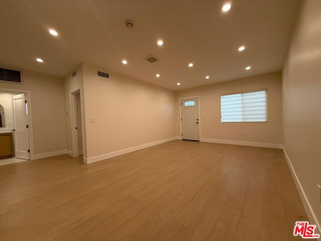 15916 Bahama Street, North Hills CA: https://media.crmls.org/mediaz/163d02a5-a55a-4e8d-8801-08cb24d03333.jpg