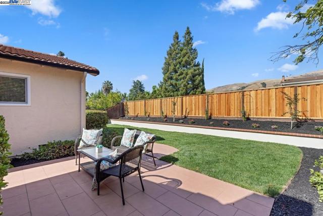 45548 Cherokee Ln, Fremont CA: https://media.crmls.org/mediaz/163daaa7-1933-44ed-a66f-d21bfd3da2c1.jpg