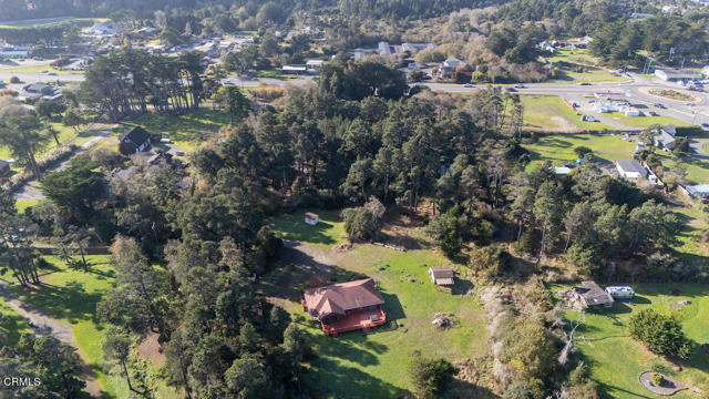 18391 Old Coast Highway, Fort Bragg CA: https://media.crmls.org/mediaz/163e8942-d226-463b-9661-03bc60e5cd14.jpg