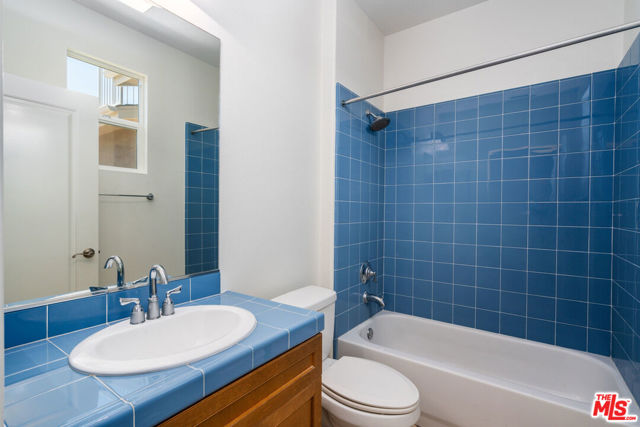 6011 Dawn, Playa Vista CA: https://media.crmls.org/mediaz/163e9f2b-0afc-439e-974d-e4956e03865e.jpg