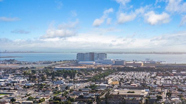 434 Del Mar Ct, Chula Vista CA: https://media.crmls.org/mediaz/163ec4e9-40e6-4f4f-96c4-9032bca612cc.jpg