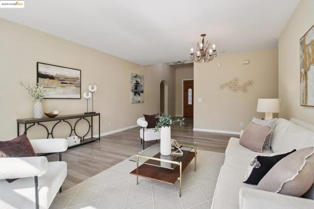 1838 Buck Mountain Ct, Antioch CA: https://media.crmls.org/mediaz/163ef93d-7f41-4dd2-9ef6-82f153b9c928.jpg