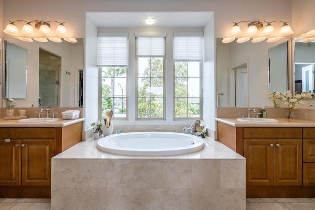 5621 Shasta Daisy Trl, San Diego CA: https://media.crmls.org/mediaz/163f6484-203e-4640-8ab3-8bb06f29bbd7.jpg