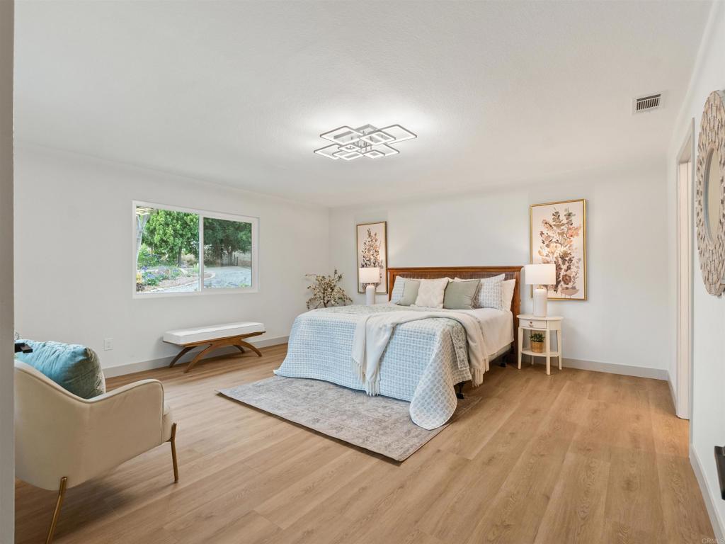 13737 Temple Street - photo 16