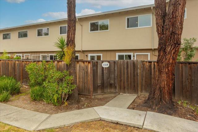 3385 La Selva Street, San Mateo CA: https://media.crmls.org/mediaz/16400fb0-c6f2-40be-adbd-4b0c56eb0ce0.jpg