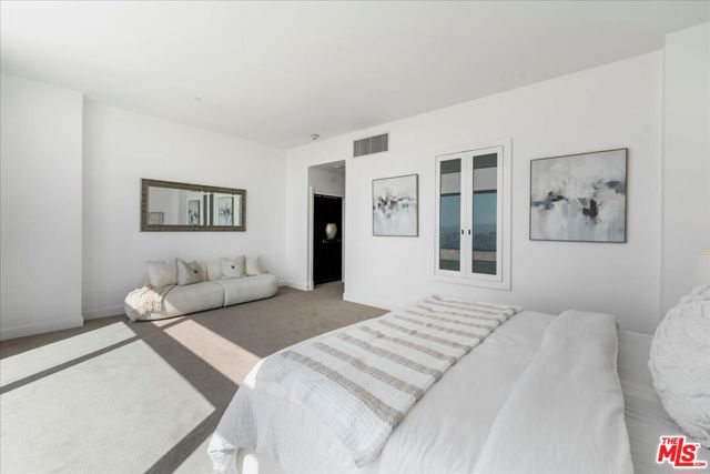 900 W Olympic Boulevard, Los Angeles CA: https://media.crmls.org/mediaz/16409dc1-a1d4-4843-8b34-96aa790cbcd2.jpg