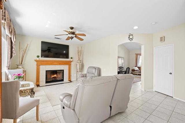 1396 Carneros Valley Street, Chula Vista CA: https://media.crmls.org/mediaz/16414614-0f92-43a4-8567-e3d069c755b6.jpg