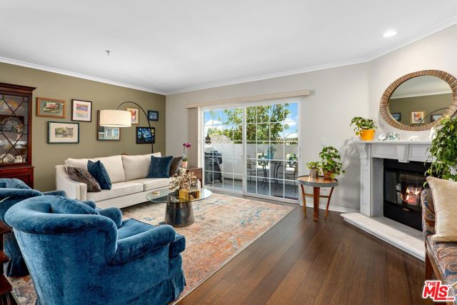 1948 Malcolm Avenue, Los Angeles CA: https://media.crmls.org/mediaz/1641b679-e843-4704-9194-8afb88caa0ab.jpg