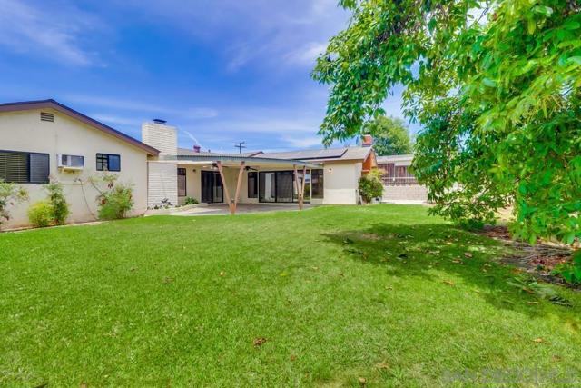 6081 Veemac, La Mesa CA: https://media.crmls.org/mediaz/16420f1e-4277-4602-bb83-5f7b4c81189c.jpg