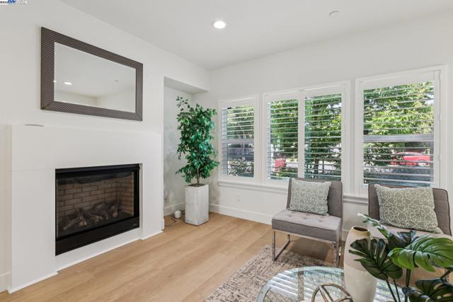 2145 Linden St, Livermore CA: https://media.crmls.org/mediaz/164277c7-12be-491c-97ff-4aaf8c834d5e.jpg