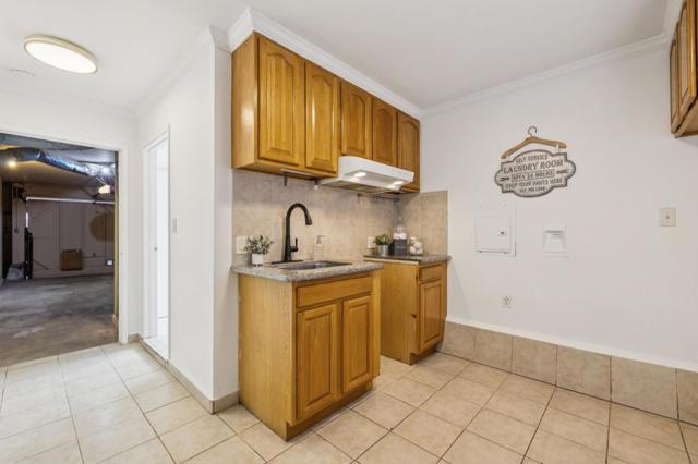 980 Burnett Avenue, San Francisco CA: https://media.crmls.org/mediaz/16429e4a-d670-4141-b2d0-d04fe657a619.jpg