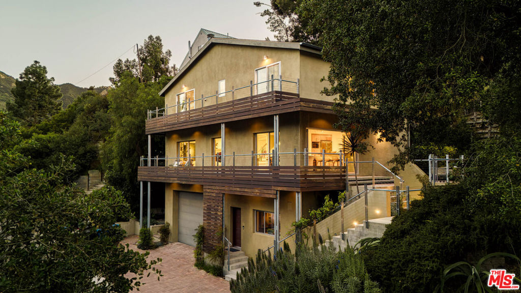 1557 Topanga Skyline Drive