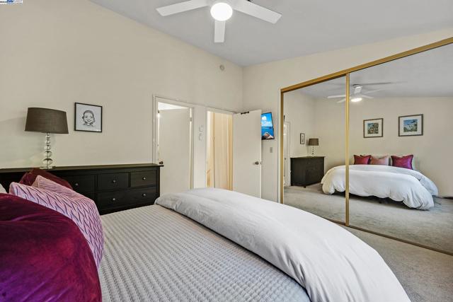 2719 Oak Rd, Walnut Creek CA: https://media.crmls.org/mediaz/16445dd1-dcbc-450a-9303-59d355040a29.jpg