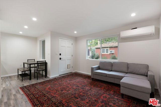 483 Sturtevant Drive, Sierra Madre CA: https://media.crmls.org/mediaz/1645729d-c343-4919-b099-22c62fa35c86.jpg