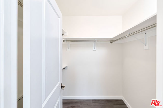 3653 Falcon Avenue, Long Beach CA: https://media.crmls.org/mediaz/1645b121-50e7-4ec1-b153-db4af24eea25.jpg