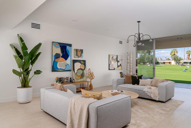399 Desert Lakes Drive, Palm Springs CA: https://media.crmls.org/mediaz/1647ef44-1708-4acd-97f7-493a6e610996.jpg