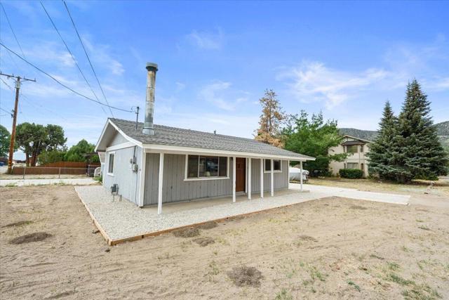 1101 W Country Club Boulevard, Big Bear CA: https://media.crmls.org/mediaz/1648de3e-0ea9-41d7-a819-c317a5287904.jpg