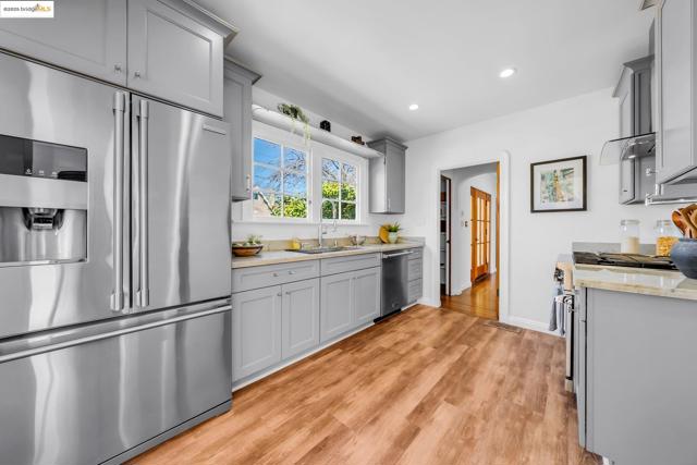 5605 Picardy Dr, Oakland CA: https://media.crmls.org/mediaz/164910c6-a085-4103-b369-d09bbfc1d2ff.jpg