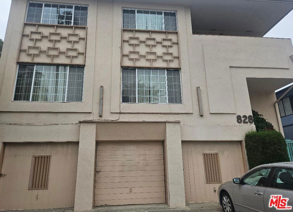828 Lincoln Boulevard #10