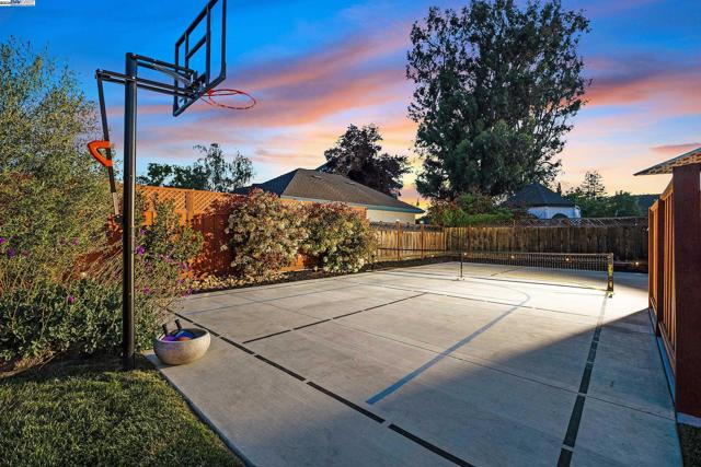 1153 Sherry Way, Livermore CA: https://media.crmls.org/mediaz/16498e21-ca15-4921-bc2c-15db8bdd26dc.jpg