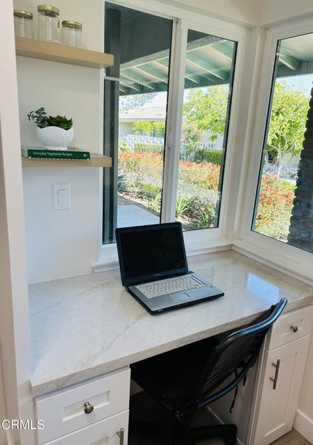 163 E Bowling Green, Port Hueneme CA: https://media.crmls.org/mediaz/164a1834-57d5-45fb-9b0f-56709a6a84dd.jpg
