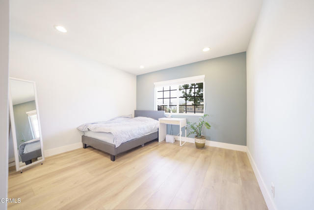 3553 Pontiac Street, La Crescenta CA: https://media.crmls.org/mediaz/164a3084-a00b-47f3-b004-f847234497b6.jpg