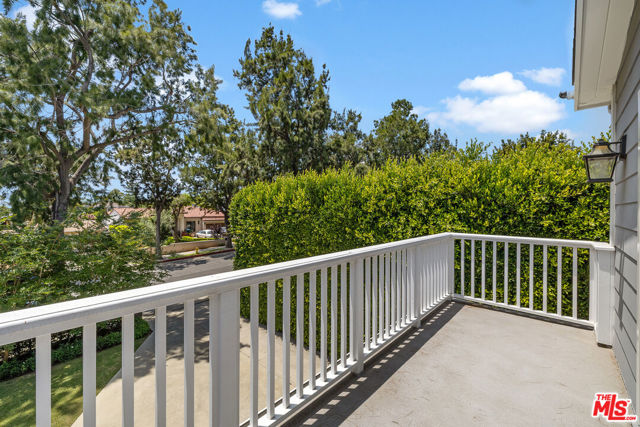1147 Centinela Avenue, Santa Monica CA: https://media.crmls.org/mediaz/164ab54d-84b2-441e-a3b6-95ed93a5efc0.jpg