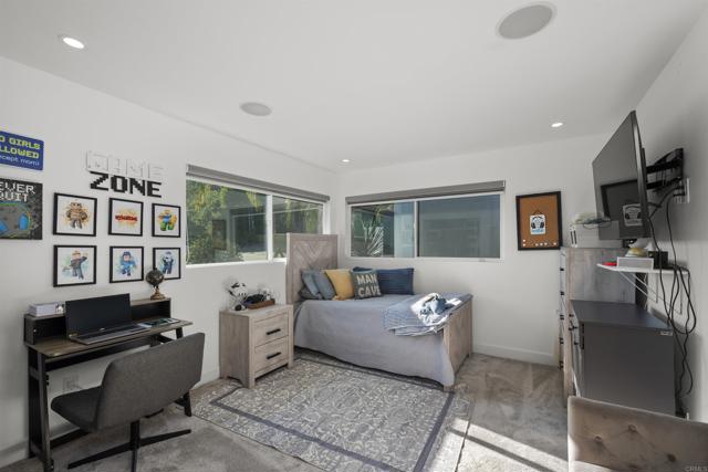 3120 Poe Street, San Diego CA: https://media.crmls.org/mediaz/164b5a51-b570-4ece-9a0f-dbe753873837.jpg