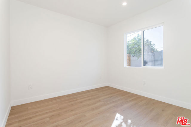 14365 Berg Street, Sylmar CA: https://media.crmls.org/mediaz/164b6088-ef39-4880-8c83-0c3b8c8d3607.jpg