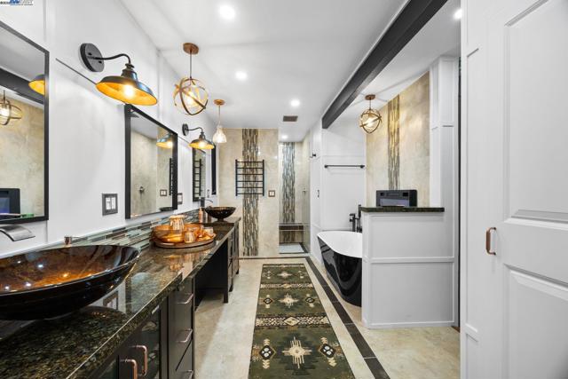 699 Fiesta Place, Hayward CA: https://media.crmls.org/mediaz/164b80ab-3575-4314-90e3-a78c797d1af0.jpg