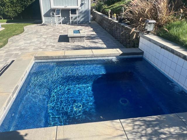 260 Sierra Madre Way, Corona CA: https://media.crmls.org/mediaz/164bd798-2b05-45ae-84fe-9bc7e5e595a4.jpg