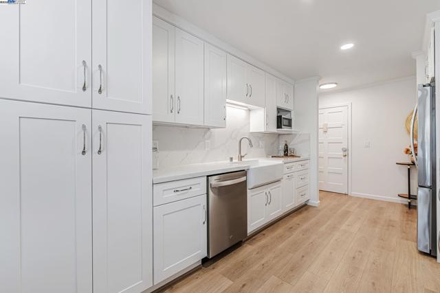 825 Oak Grove Rd, Concord CA: https://media.crmls.org/mediaz/164bfd4e-268a-4cf6-bcfc-aa2104c1c6ad.jpg