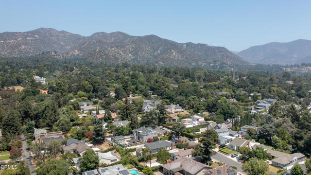 4531 El Camino Corto, La Canada Flintridge CA: https://media.crmls.org/mediaz/164c2407-0df3-476d-8632-e23c45419d45.jpg
