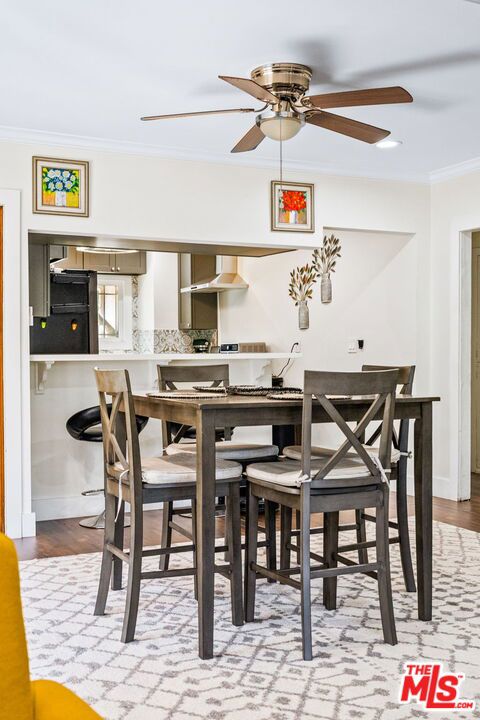 5342 Lemon Grove Avenue, Los Angeles CA: https://media.crmls.org/mediaz/164cbe26-554a-4a90-bcb5-3ef8fcf51a28.jpg