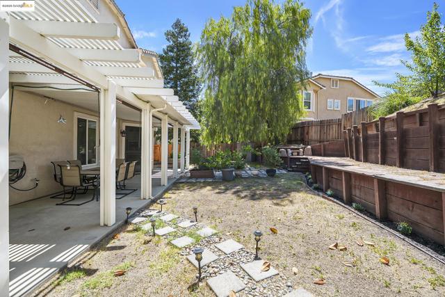 2532 Crystal Way, Antioch CA: https://media.crmls.org/mediaz/164cdcde-fd03-46d8-934f-61ee12104e7e.jpg