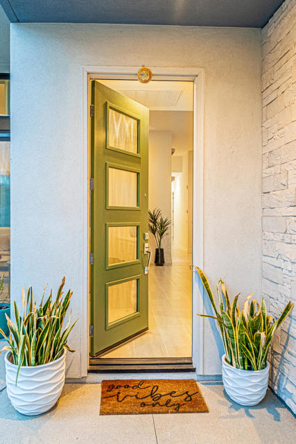 814 Nugget Lane, Palm Springs CA: https://media.crmls.org/mediaz/164cfa6d-a621-41bb-bead-07402d09da58.jpg