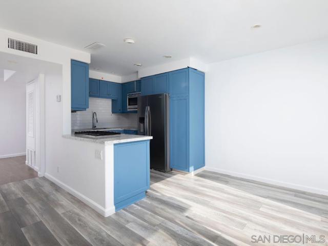 721 Camino Del Mar, Del Mar CA: https://media.crmls.org/mediaz/164d1b8b-c7c9-499c-ad72-686774f0686f.jpg
