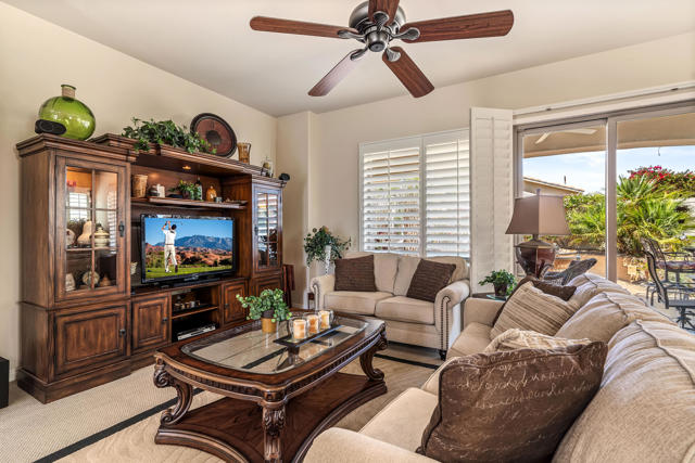 80132 Avenida Santa Olivia, Indio CA: https://media.crmls.org/mediaz/164dd76d-4e5d-4001-bb79-17ed302dfe05.jpg