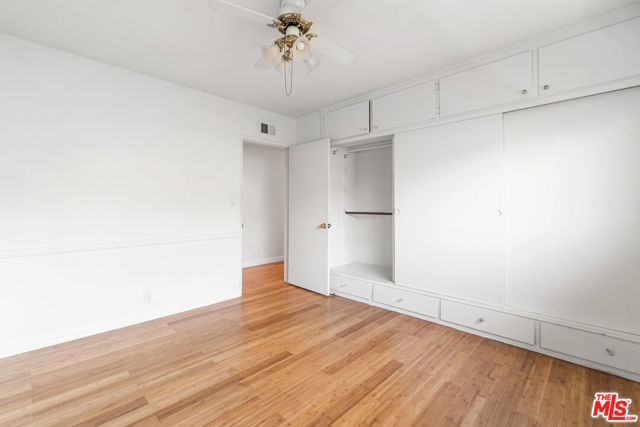 5210 S Corning Avenue, Los Angeles CA: https://media.crmls.org/mediaz/164e06ce-dff9-4f68-a563-2961d1e86927.jpg