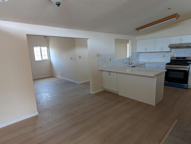 27568 Gainesville Ave, Hayward CA: https://media.crmls.org/mediaz/164e8ee6-48b3-4b74-ac8d-06a114882b67.jpg