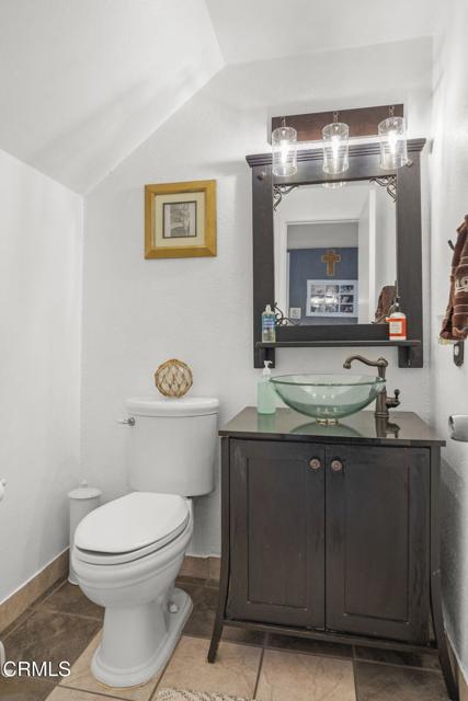 1099 N Agusta Avenue, Camarillo CA: https://media.crmls.org/mediaz/164ef833-2332-4ad8-a0f8-cd6ac193caba.jpg