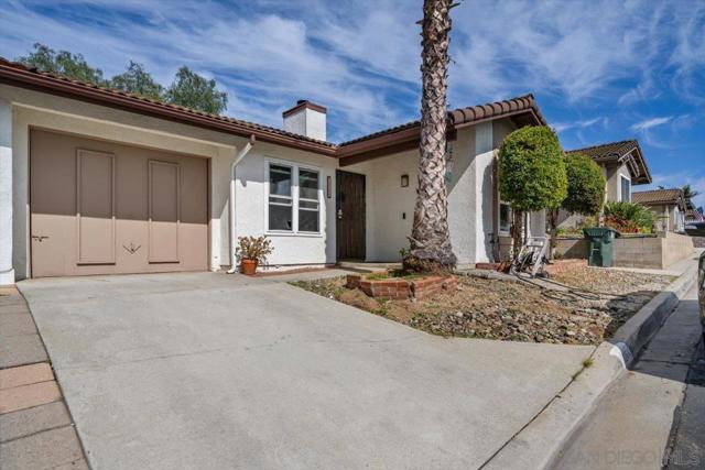 1264 Sundown Gln, Escondido CA: https://media.crmls.org/mediaz/164fcf0b-c07f-4ef3-b636-494ae15d18a8.jpg