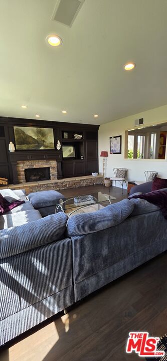 5 Marisol, Newport Coast CA: https://media.crmls.org/mediaz/164fe648-1907-445a-8052-69373548da1d.jpg